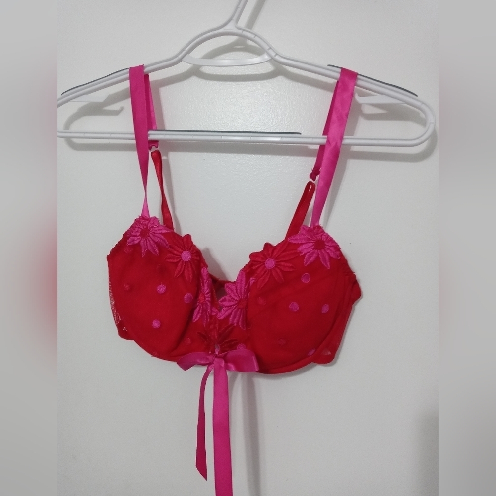 Frederick's of Hollywood Red Pink Floral lace padded Underwire Bra 34C